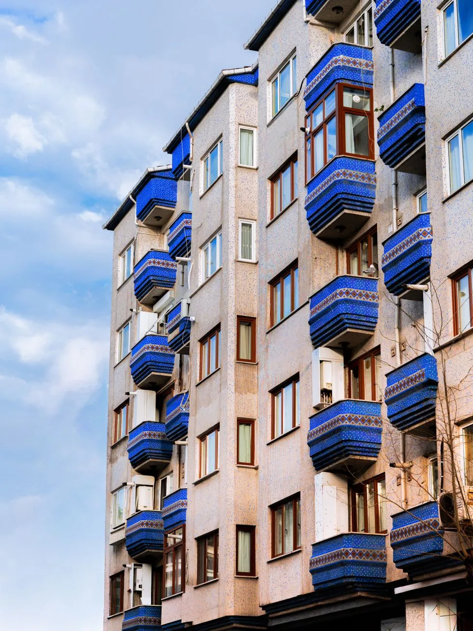 Apartman kabahat cezaları 2026: Çöp atma, gürültü ve eşya bırakma ceza tutarları